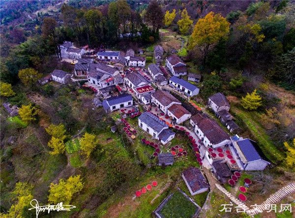 云中净土 山颠秋色