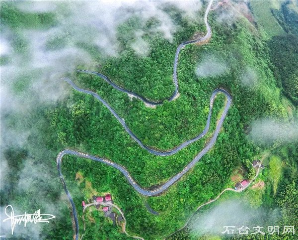 山通一径斜
