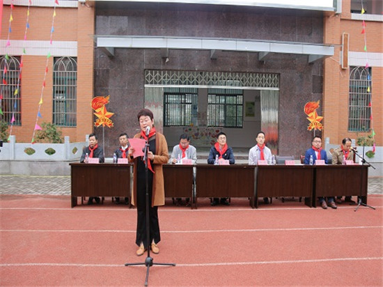 图为夏校长致辞
