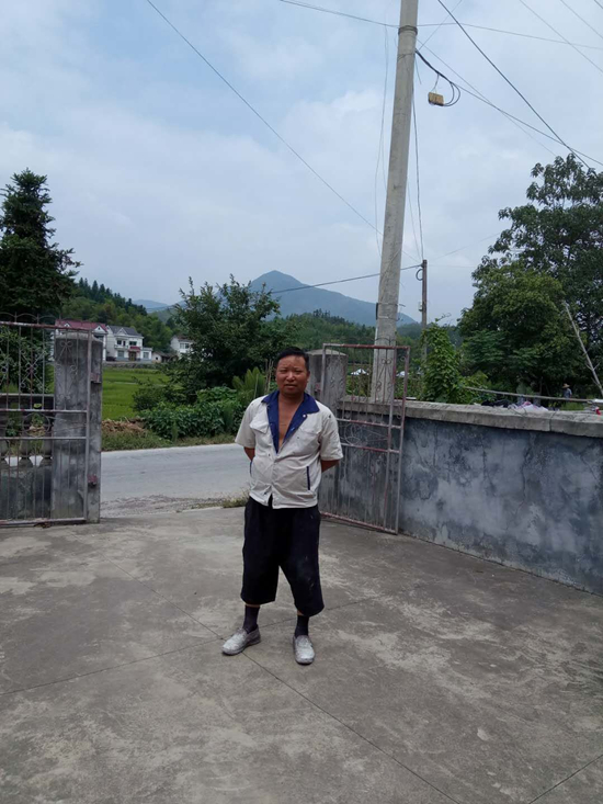 不离不弃照顾患病的岳母和姨姐二十余载,努力劳动护一家温饱的石台县小河镇狮山村村民程谦和