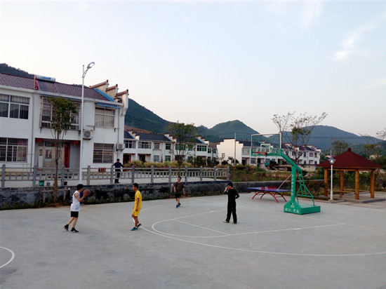 龙山村农民文化广场