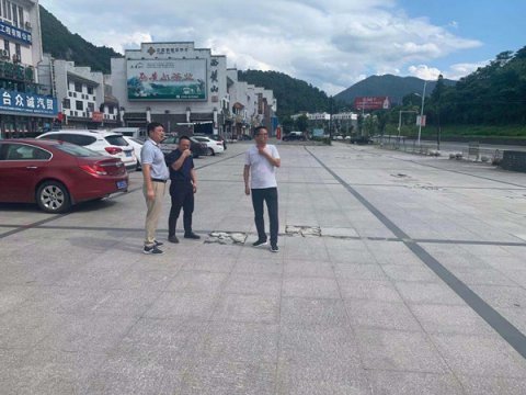 王阳明赴金钱山社区调研文明城市创建工作