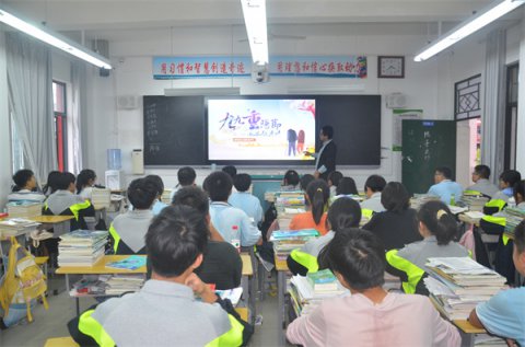 石台县各学校开展重阳敬老主题活动