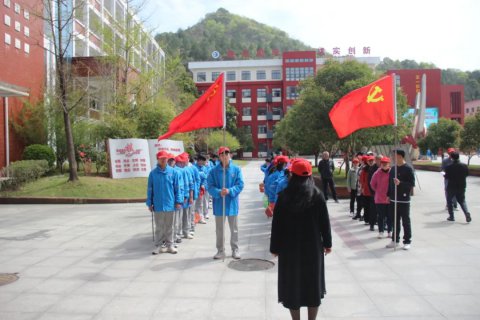石台中学开展保护母亲河环保志愿活动