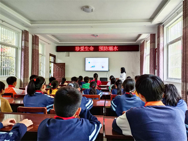 防溺水讲座.jpg