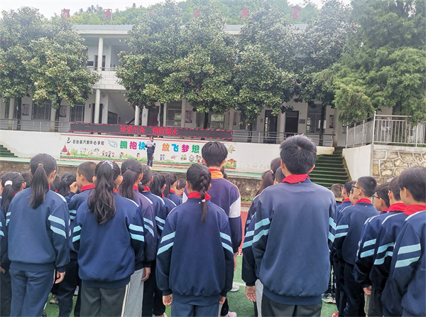 防溺水国旗下讲话.jpg