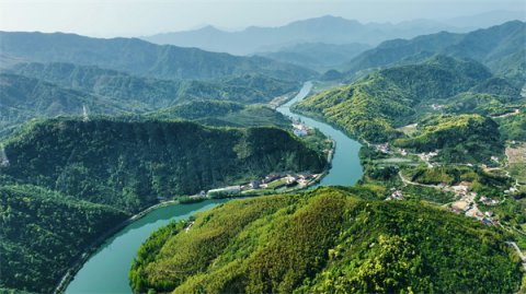 矶滩乡： 治“清”一河水 兴“活”一方业