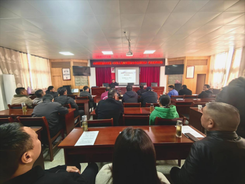 ʯ̨С�ӣ�ץ��ܴ�׳�� ������������