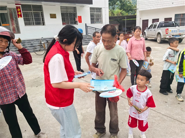 1767578780352989.jpg 护苗_副本.jpg