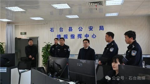 ���´����߷�ο��һ�߼��ظ�λ��Ա