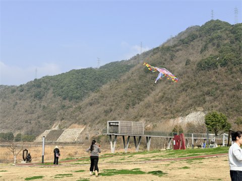 �������⻰�ҳ� ����ů���ġ���С����չ�����ˡ���Ů�ڻ���̤��