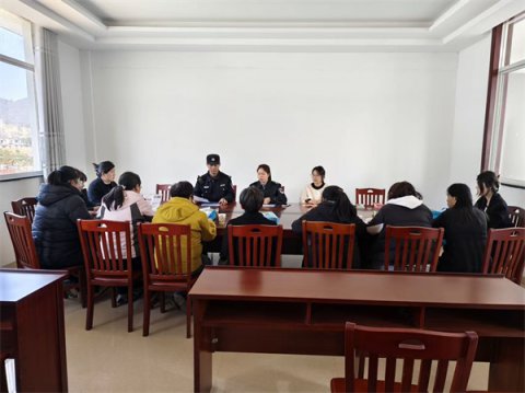 ���δ���ů���� �շ���������롱����С����չ�����ˡ���Ů��άȨ�շ��