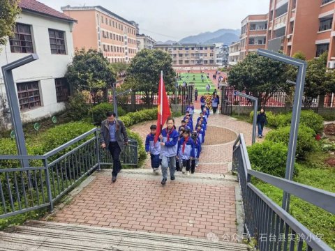 �廳����־ ���������ꡪ��ʯ̨��ʵ��Сѧ��չ2026��������Ӣ�һ