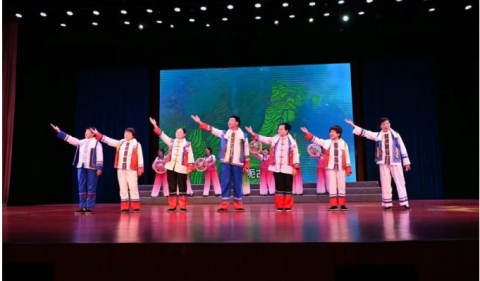 �����̵��� ����չ��� ����ʯ̨�������ѧ��ף�й�����������105�����ѧ�ɹ��㱨չ��Բ������